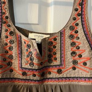 Umgee dress or tunic size Xl with beautiful embroidered top